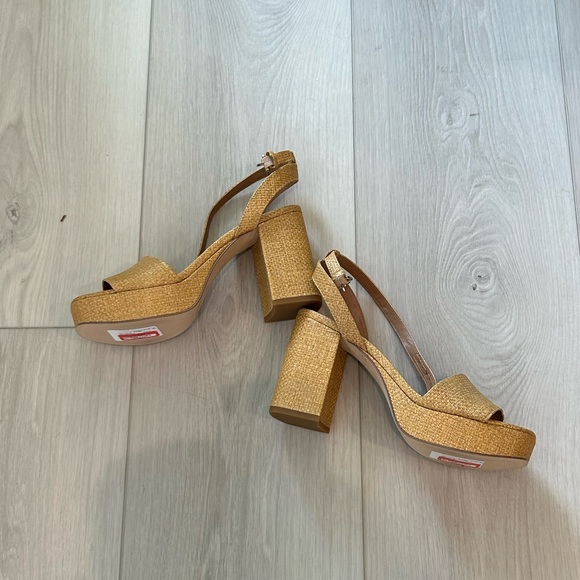 Nordstrom Rack NWT Tan Woven Platform Wedge Sandals. - Picture 4 of 6